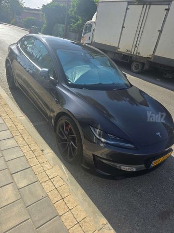 מודעת רכב טסלה מודל 3