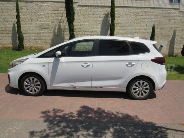 מודעת רכב קיה קארנס