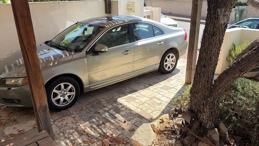 וולוו S80
