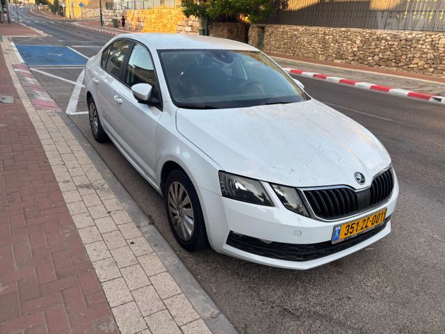 סקודה אוקטביה