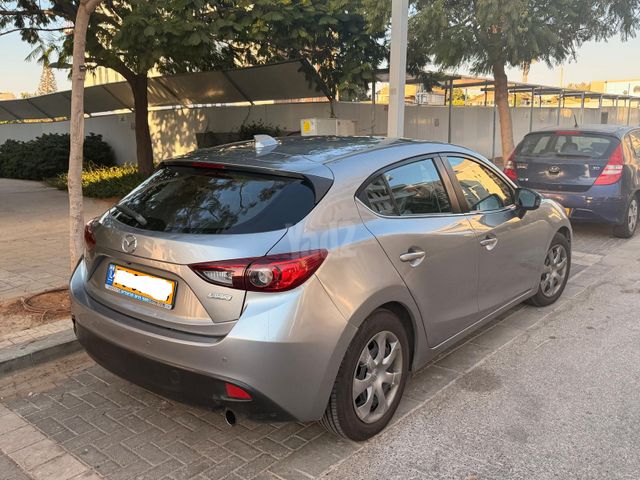 מאזדה 3