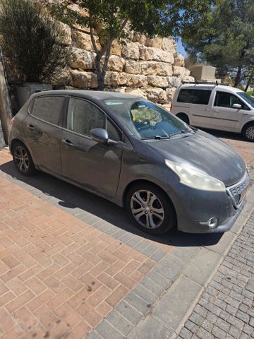 מודעת רכב פיג'ו 208