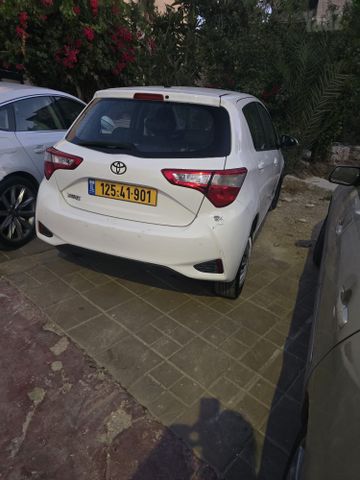טויוטה יאריס