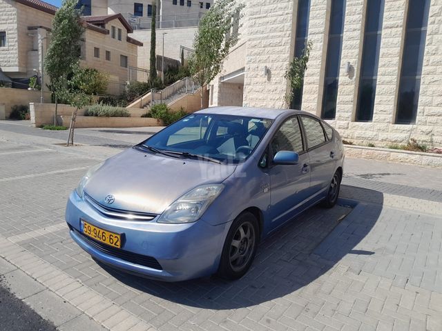 טויוטה פריוס