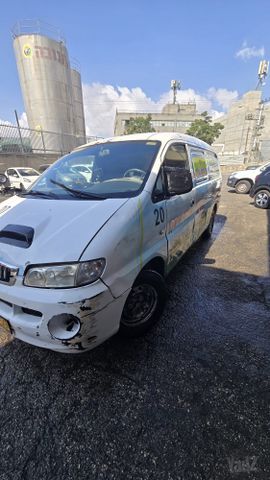 יונדאי H-1 / i800