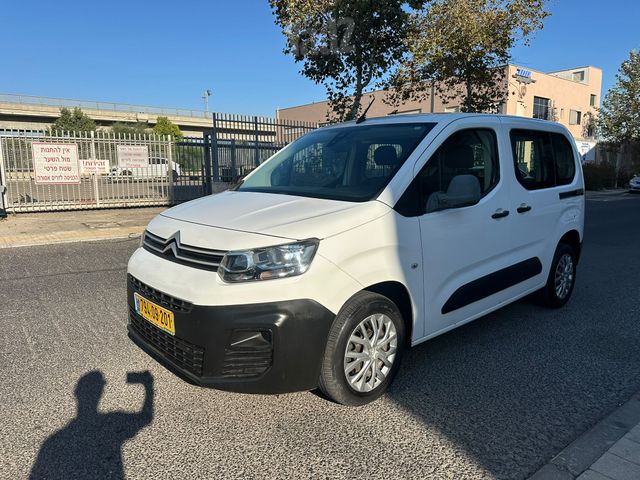 מודעת רכב סיטרואן ברלינגו