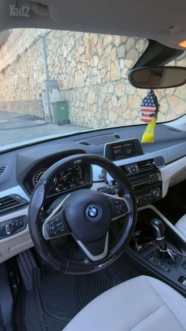 ב מ וו X1