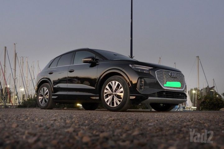 מודעת רכב אאודי Q4 e-tron