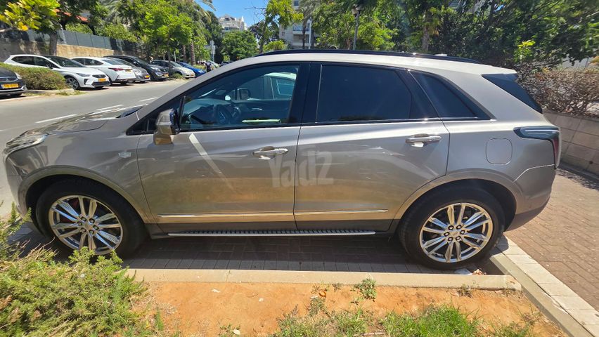 קאדילק XT5