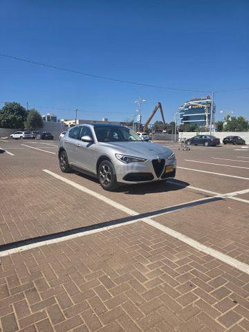 מודעת רכב אלפא רומיאו סטלביו