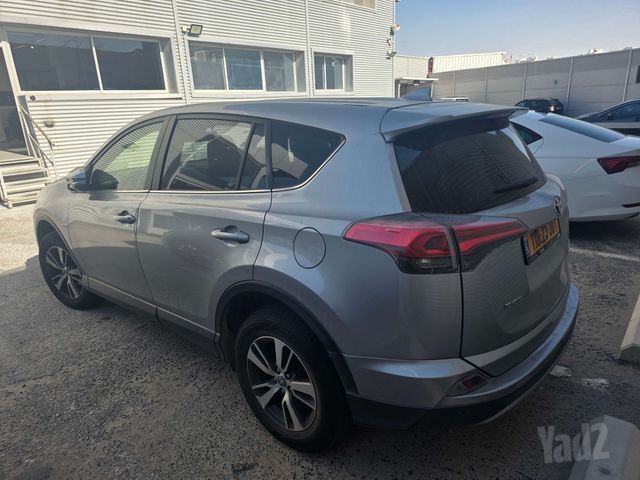 טויוטה RAV4