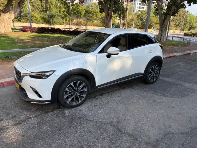 מודעת רכב מאזדה CX-3