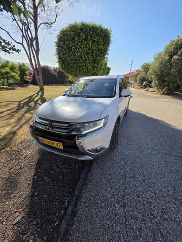 מיצובישי אאוטלנדר