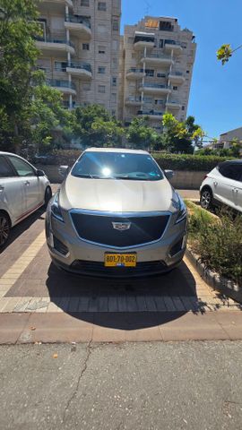 קאדילק XT5