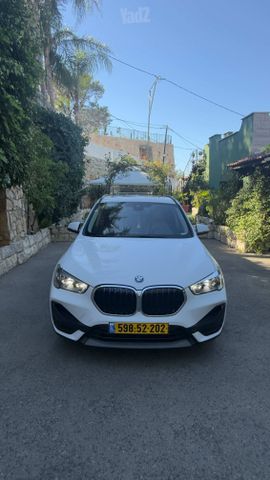 ב מ וו X1