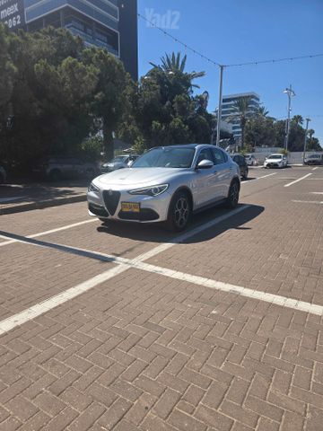 אלפא רומיאו סטלביו