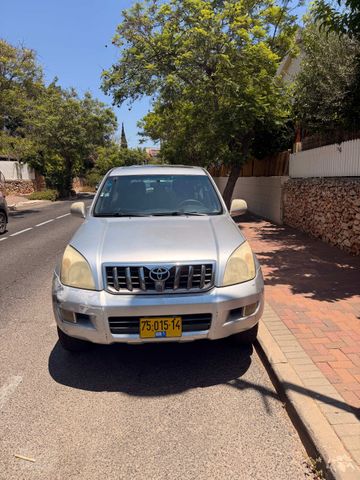 טויוטה לנד קרוזר