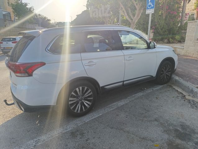 מודעת רכב מיצובישי אאוטלנדר