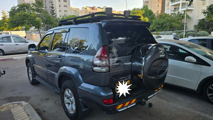טויוטה לנד קרוזר