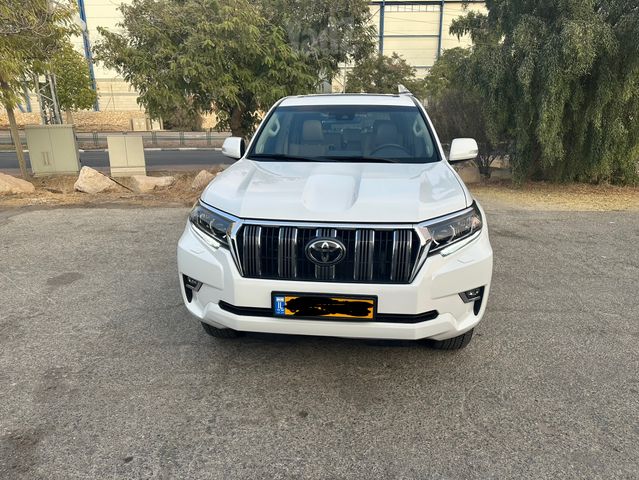 טויוטה לנד קרוזר