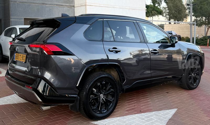 טויוטה RAV4