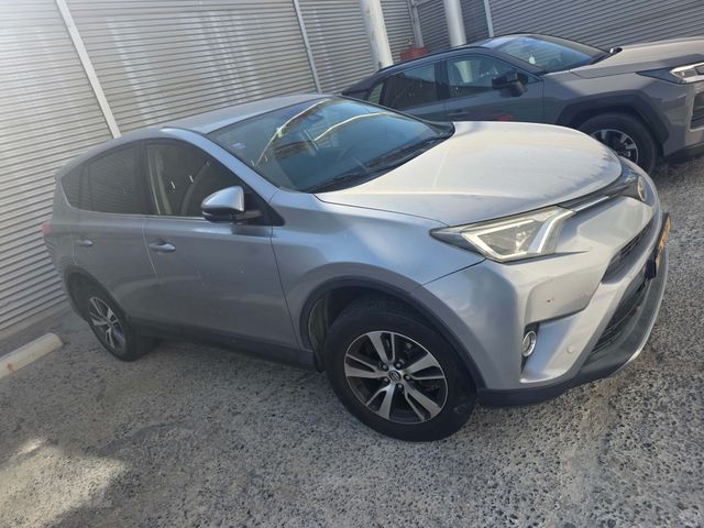 טויוטה RAV4