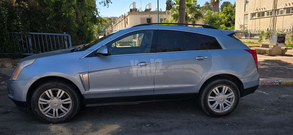 קאדילק SRX
