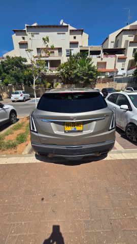 קאדילק XT5
