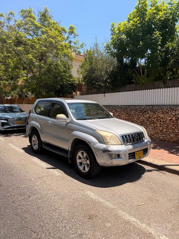 טויוטה לנד קרוזר