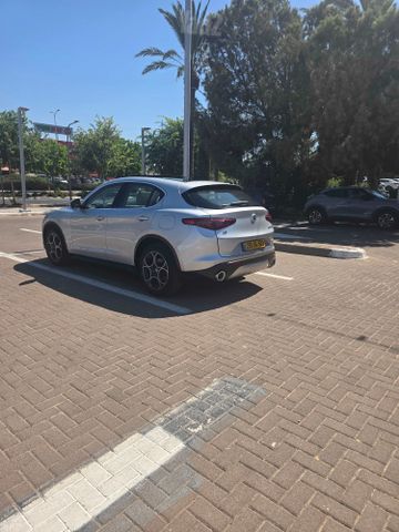 אלפא רומיאו סטלביו