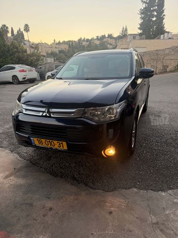 מיצובישי אאוטלנדר