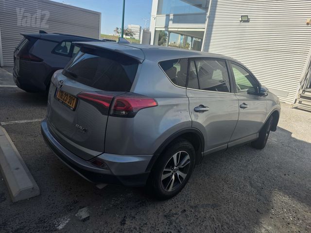 טויוטה RAV4