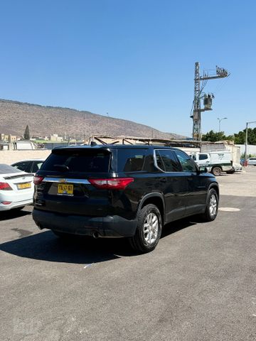 שברולט טראוורס