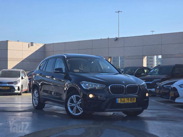 ב מ וו X1