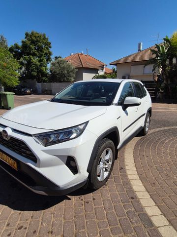 טויוטה RAV4