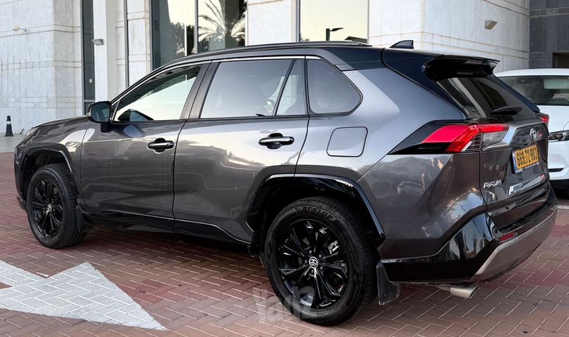 טויוטה RAV4