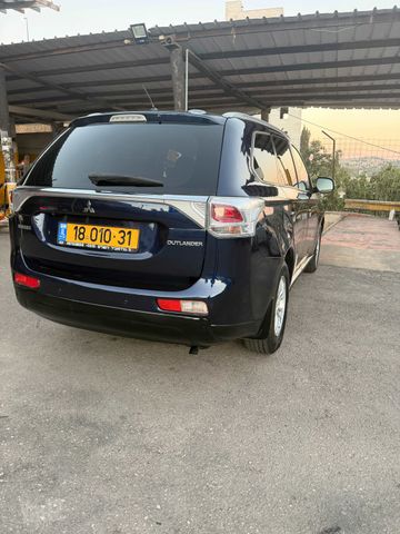 מיצובישי אאוטלנדר