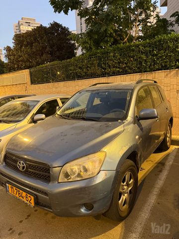 מודעת רכב טויוטה RAV4