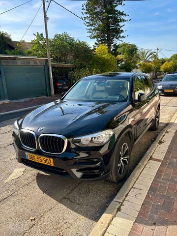ב מ וו X3