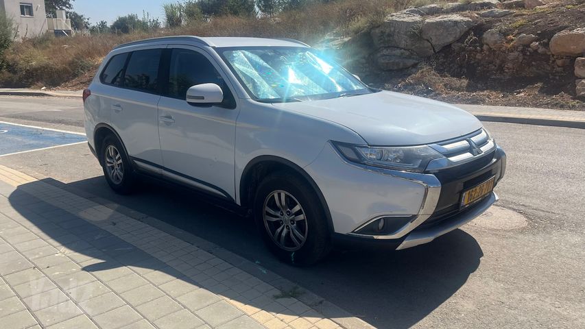 מיצובישי אאוטלנדר
