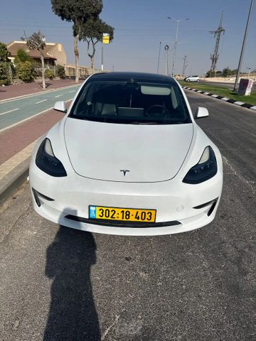 מודעת רכב טסלה מודל 3