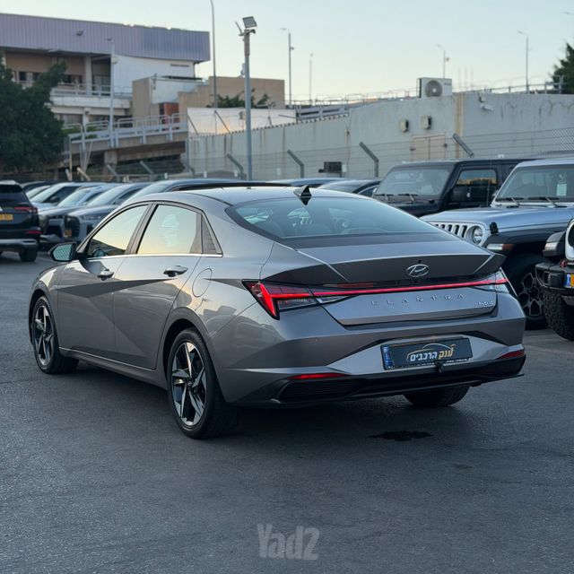 יונדאי אלנטרה