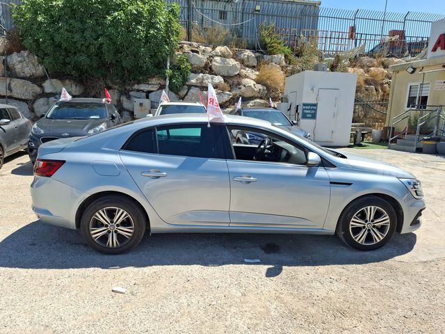 רנו מגאן