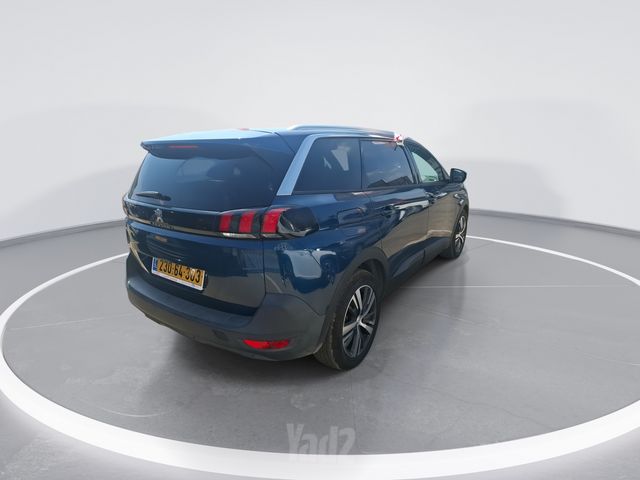 פיג'ו 5008