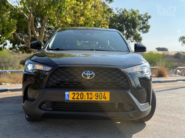 מודעת רכב טויוטה קורולה קרוס