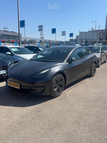 מודעת רכב טסלה מודל 3