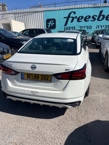 ניסאן אלטימה