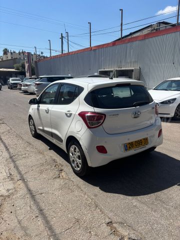 יונדאי i10