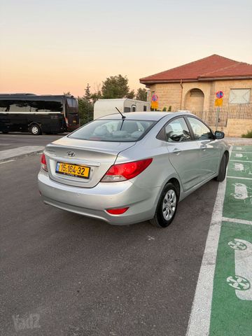יונדאי אקסנט i25