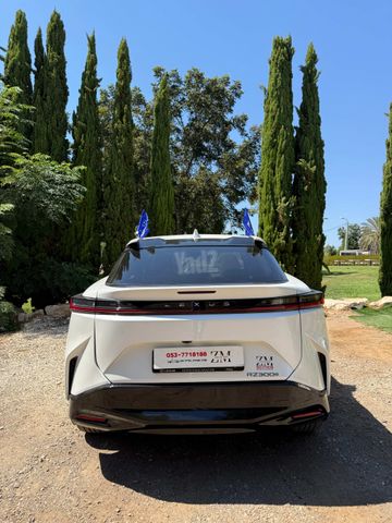 לקסוס RZ